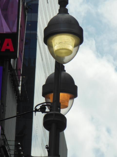 What's this?
From New York, New York.
Keywords: American_Streetlights