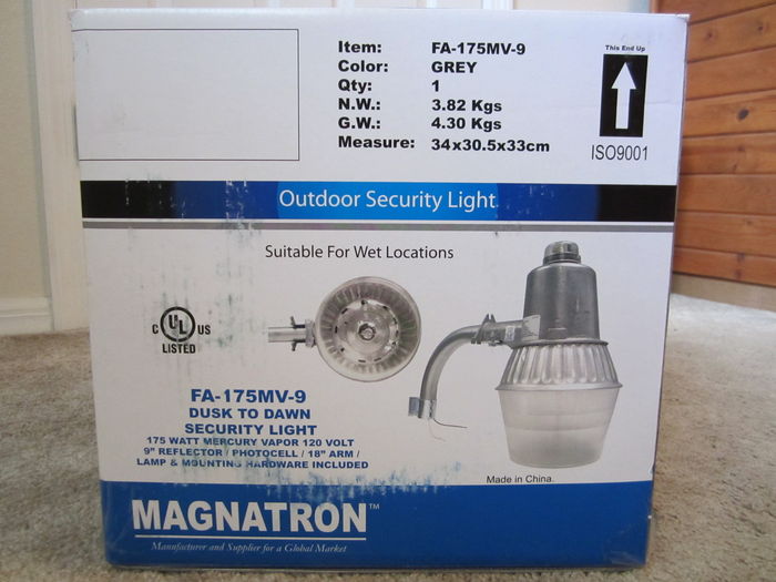 Magnatron Outdoor Security Light
This is a Magnatron 175 watt mercury vapor outdoor security light. I bought it from Frontier Lighting. I never heard of the brand Magnatron before but i bought it anyways because they had quite a few of them left and they are mercury vapor so i didn't want to pass on these. 
Keywords: Misc_Fixtures
