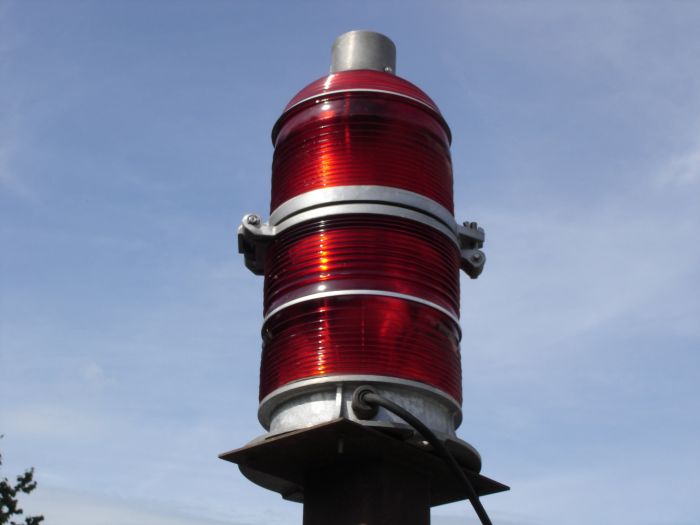 Crouse-Hinds Obstruction Light
Here is a Crouse-Hinds FCB-12 obstruction beacon,this takes two 620W or 700W mogul pre-focus code beacon lamps.

Manufactured: 1989
Keywords: Misc_Fixtures