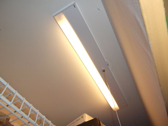 Lithonia 17w T8 Closet light
In action
Keywords: Indoor_Fixtures