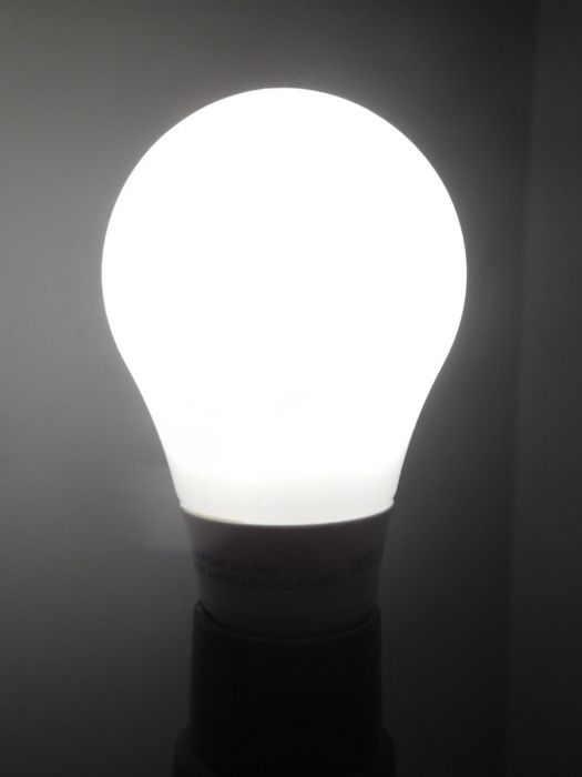 Osram Ultra Daylight LED Light Bulb
Lit up! Whoo!
Keywords: American_Streetlights