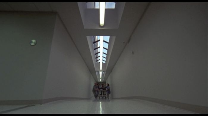 Robocop (1987) 0:24:31
Hospital hall where before Murphy turns into Robocop.
Keywords: Indoor_Fixtures