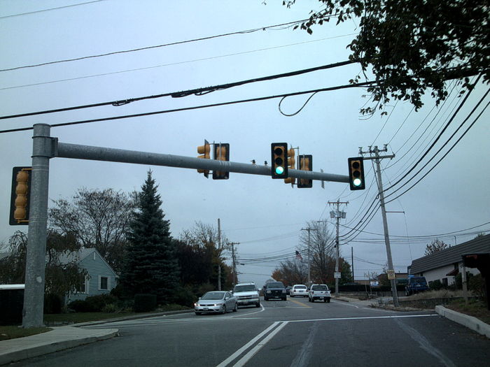 Plainfield Pike/ Comstock Parkway Intersection
Plainfield Pike is to the left and right, Comstock Parkway is in front of this pic, and CVS is behind me in this pic.
Keywords: Traffic_Lights